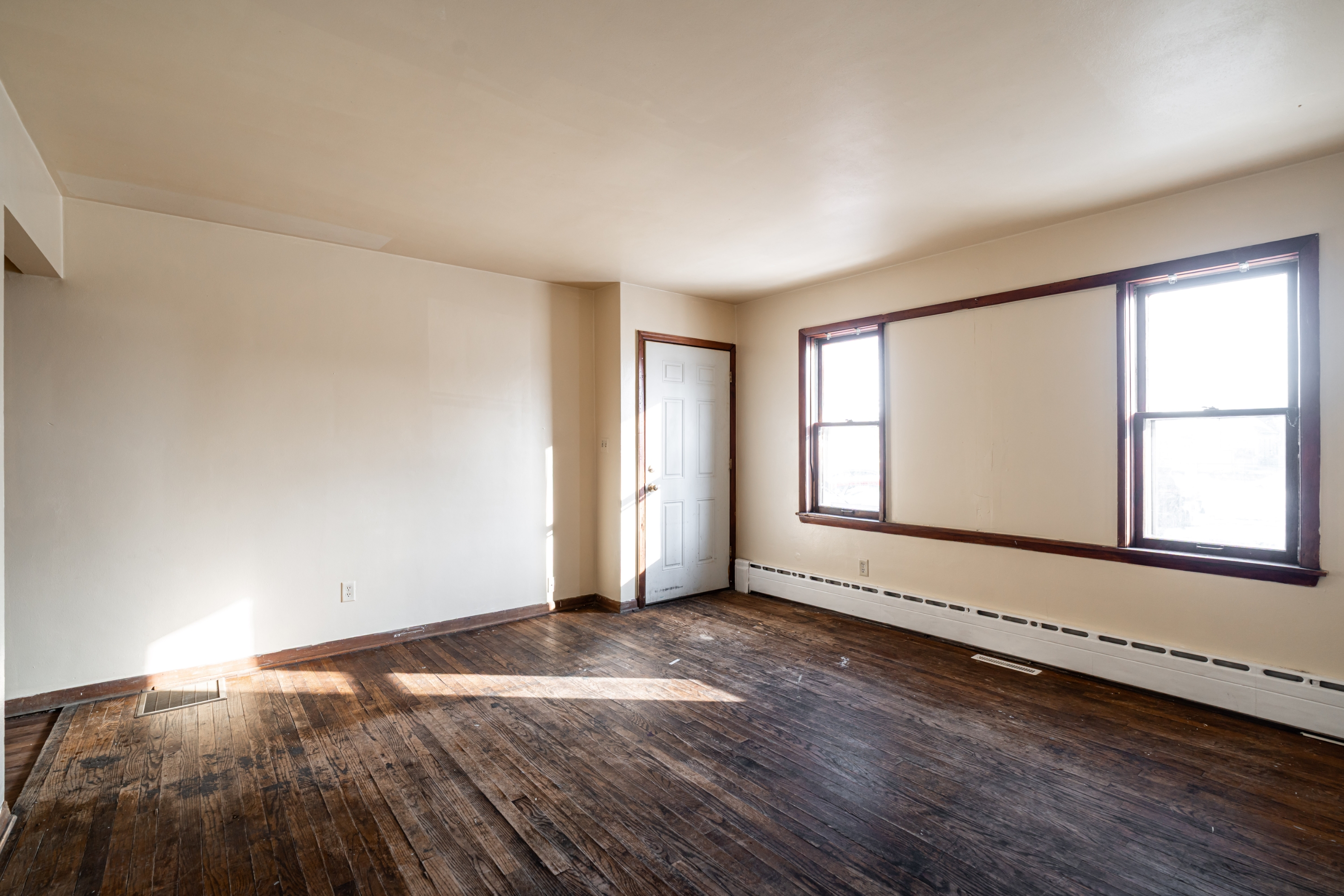 2365 S 7th st - 2365- Lower Front